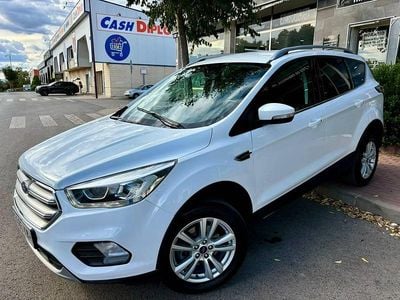 Usado Ford Kuga Trend 120 CV (88 kW) 2019 Blanco SUV