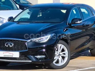 Usado Infiniti Q30 Premium 156 CV (114 kW) 2018 Negro Berlina