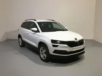 Usado Skoda Karoq Ambition 150 CV (110 kW) 2021 Blanco SUV