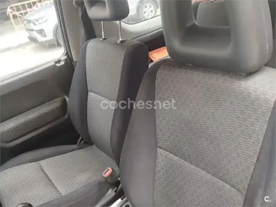 Usado Suzuki Jimny 65 CV (47 kW) 2006 Azul SUV
