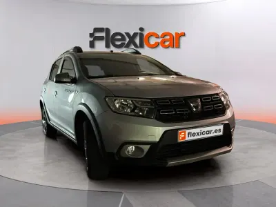 Usado Dacia Sandero Comfort 91 CV (66 kW) 2019 Gris Berlina