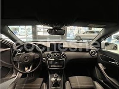 Usado Mercedes A200 Urban 136 CV (100 kW) 2016 Gris / plata Berlina