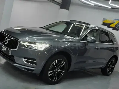 Usado Volvo XC60 Business Edition 390 CV (286 kW) 2021 Gris / plata SUV