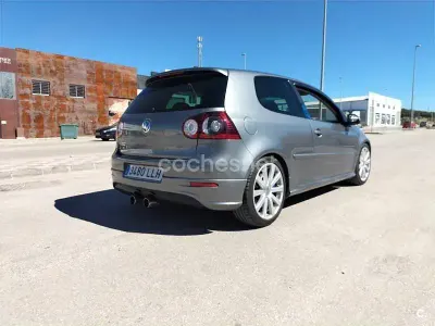 Usado VW Golf V R 250 CV (183 kW) 2007 Gris / plata Berlina