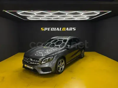 Käytetty Mercedes GLA180 122 HP (89 kW) 2019 Harmaa Katumaasturi