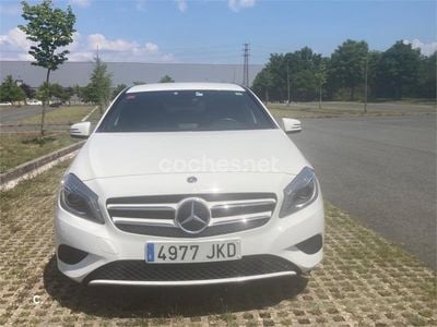 Usado Mercedes A180 Style 109 CV (80 kW) 2014 Blanco Berlina