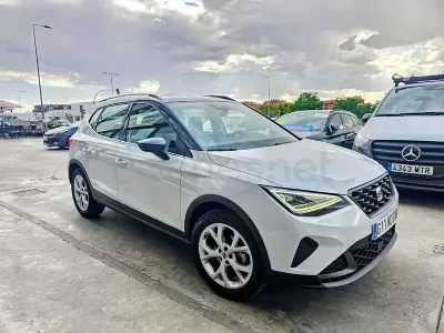 Usado Seat Arona FR 115 CV (84 kW) 2024 Blanco SUV