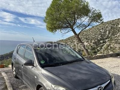 Usado Hyundai i30 Classic 109 CV (80 kW) 2009 Gris / plata Berlina