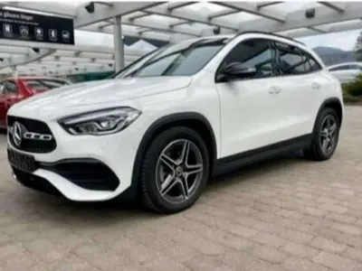 Usado Mercedes GLA220 AMG 189 CV (139 kW) 2020 Blanco SUV