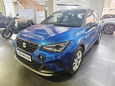 Usado Seat Arona FR 115 CV (84 kW) 2024 Azul SUV