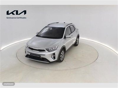 Plateado Usado 2024 Kia Stonic SUV | 19.250 € (Precio justo)