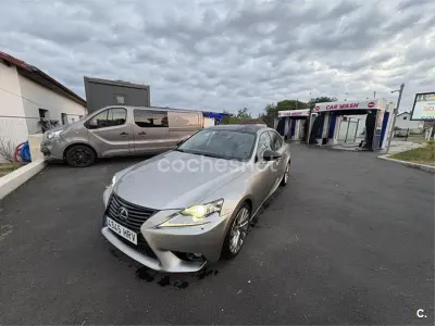 Usado Lexus IS300h Executive Line 223 CV (164 kW) 2013 Gris / plata Berlina