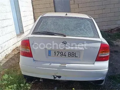 Brugt Opel Astra Club 75 HK (55 kW) 2000 Hvid Sedan