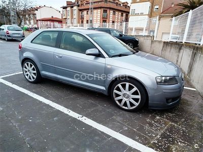 Gris / plata Usado 2004 Audi A3 Ambition Berlina | 4400 € (Un poco caro)