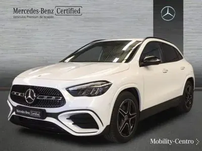 Usado Mercedes GLA200 AMG line 150 CV (110 kW) 2024 Blanco SUV