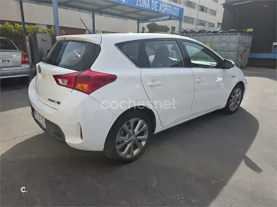 Usado Toyota Auris Hybrid