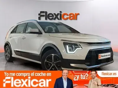 Usado Kia Niro 141 CV (103 kW) 2023 Blanco SUV