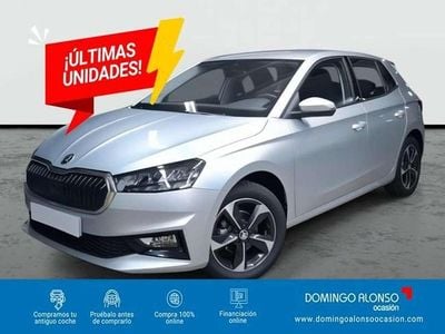 Usado Skoda Fabia Selection 95 CV (69 kW) 2025 Plateado Utilitario