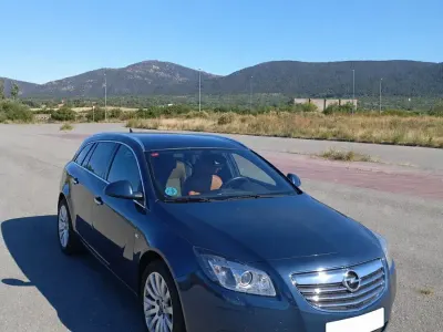 Usado Opel Insignia Cosmo 220 CV (161 kW) 2011 Azul Familiar