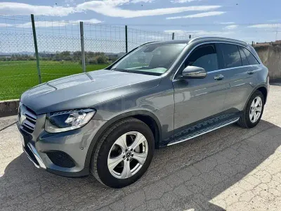 Usado Mercedes GLC250 204 CV (150 kW) 2018 Gris / plata SUV