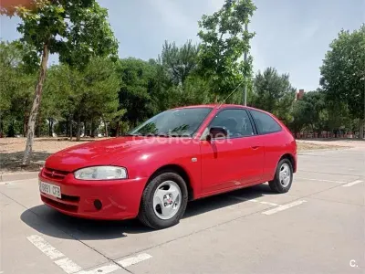 Usado Mitsubishi Colt 103 CV (75 kW) 2003 Rojo Utilitario