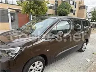 Usado Opel Combo Life Expression 75 CV (55 kW) 2019 Granate Monovolumen
