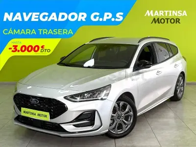 Usado Ford Focus ST-Line 125 CV (91 kW) 2024 Gris / plata Familiar