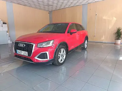 Usado Audi Q2 Advanced Plus 116 CV (85 kW) 2022 Rojo SUV