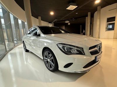Usado Mercedes CLA220 177 CV (130 kW) 2016 Blanco Berlina