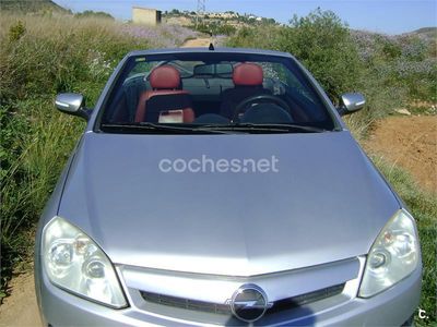 Usado Opel Tigra Sport 90 CV (66 kW) 2005 Gris / plata Descapotable