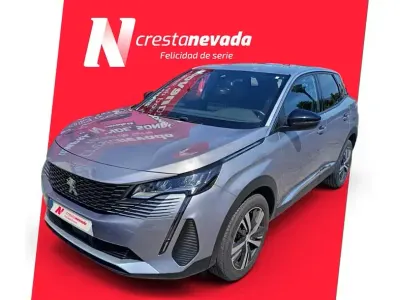 Usado Peugeot 3008 Allure 130 CV (95 kW) 2024 Gris / plata SUV