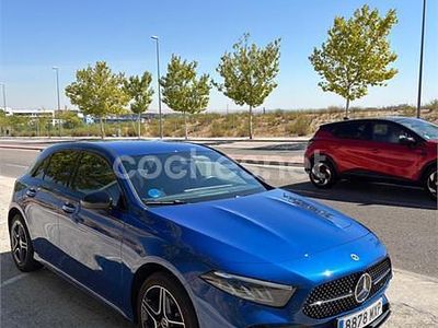 Azul Usado 2025 Mercedes A250 Berlina | 38.000 € (Un poco caro)