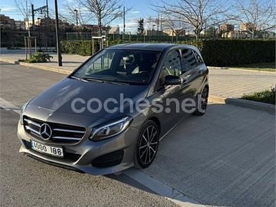 Usado Mercedes B180 109 CV (80 kW) 2015 Gris / plata Monovolumen