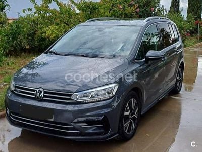 Usado VW Touran R-line 116 CV (85 kW) 2024 Gris / plata Monovolumen