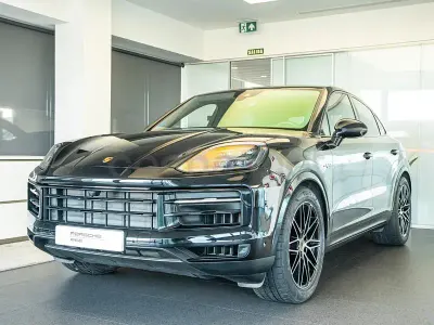 Usado Porsche Cayenne 470 CV (345 kW) 2025 Negro SUV