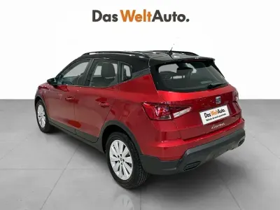 Usado Seat Arona Style 110 CV (80 kW) 2022 Rojo SUV