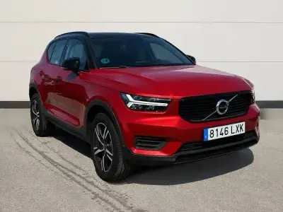 Usado Volvo XC40 R-Design 163 CV (119 kW) 2022 Rojo SUV