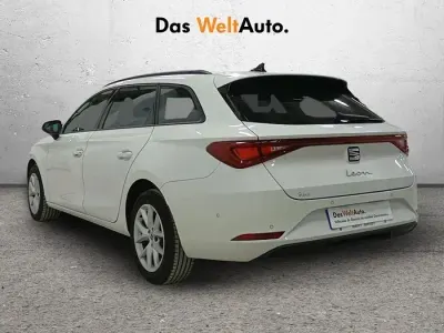 Usado Seat Leon Style 115 CV (84 kW) 2022 Blanco