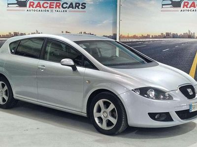 Usado Seat Leon Sport 105 CV (77 kW) 2005 Gris / plata Utilitario