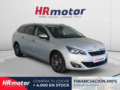 Usado Peugeot 308 Allure 130 CV (95 kW) 2017 Gris / plata Berlina