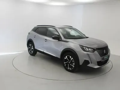 Käytetty Peugeot 2008 Allure 101 HP (74 kW) 2022 Harmaa Katumaasturi