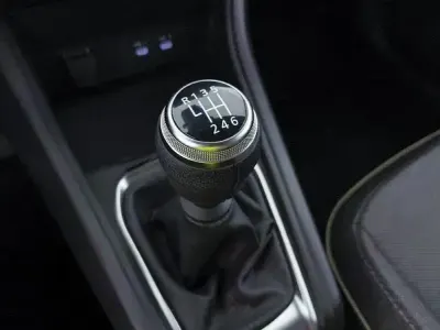 Usado Renault Captur Techno 100 CV (73 kW) 2025 Gris SUV