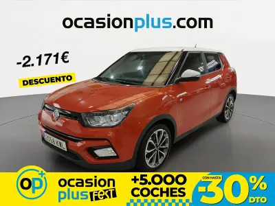 Usado SsangYong Tivoli Limited 115 CV (84 kW) 2019 Rojo SUV