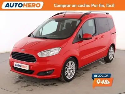 Usado Ford Tourneo Courier Titanium 102 CV (75 kW) 2016 Rojo Monovolumen