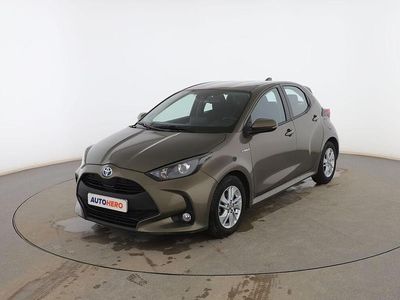Usado Toyota Yaris Hybrid Active 116 CV (85 kW) 2021 Gris Utilitario