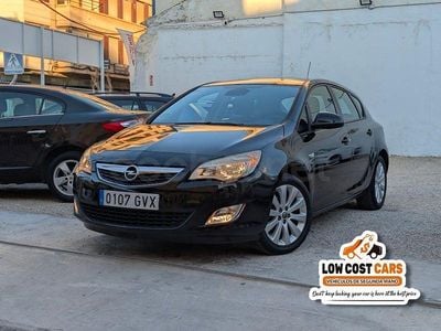 Używany Opel Astra Essentia 100 KM (73 kW) 2009 Czarny Sedan/Limuzyna