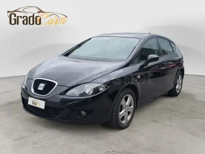 Usado Seat Leon Sport 105 CV (77 kW) 2009 Negro Utilitario