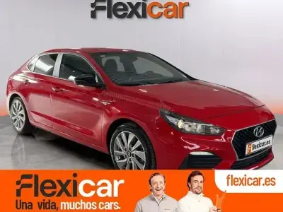 Usado Hyundai i30 N Line 120 CV (88 kW) 2020 Rojo