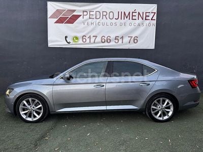 Azul Usado 2017 Skoda Superb SportLine Berlina | 12.990 € (Precio justo)