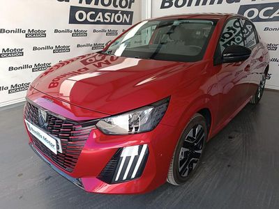 Usado Peugeot 208 Allure 101 CV (74 kW) 2024 Rojo Utilitario